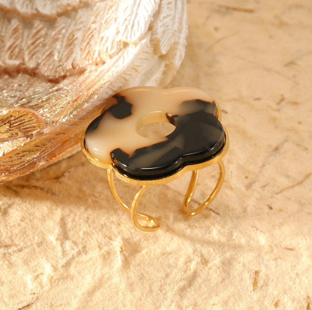 Bague en résine léopard